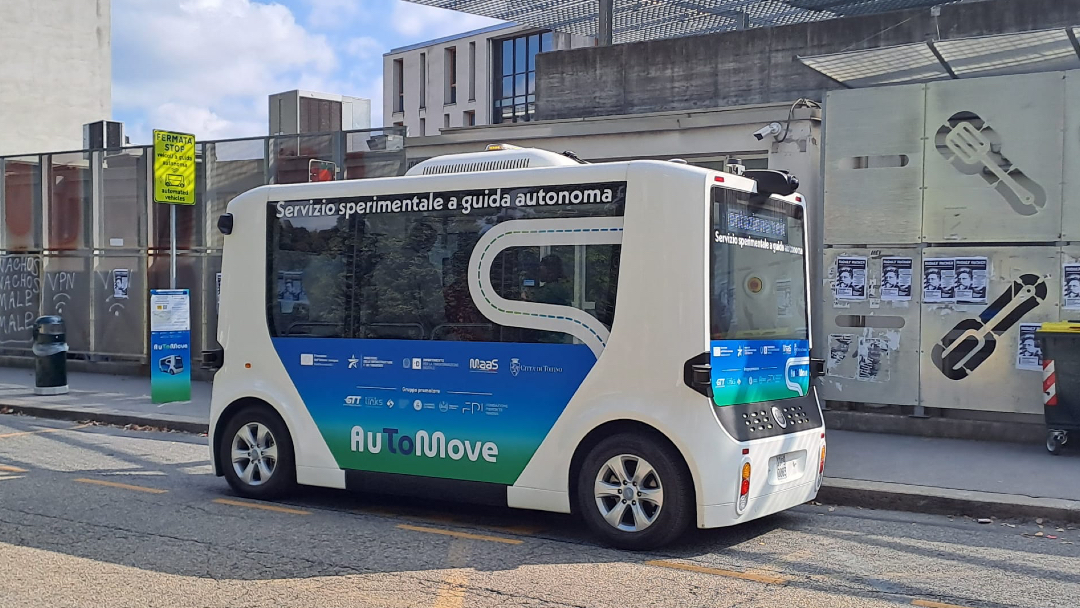 Torino si candida come laboratorio europeo per testare la guida autonoma